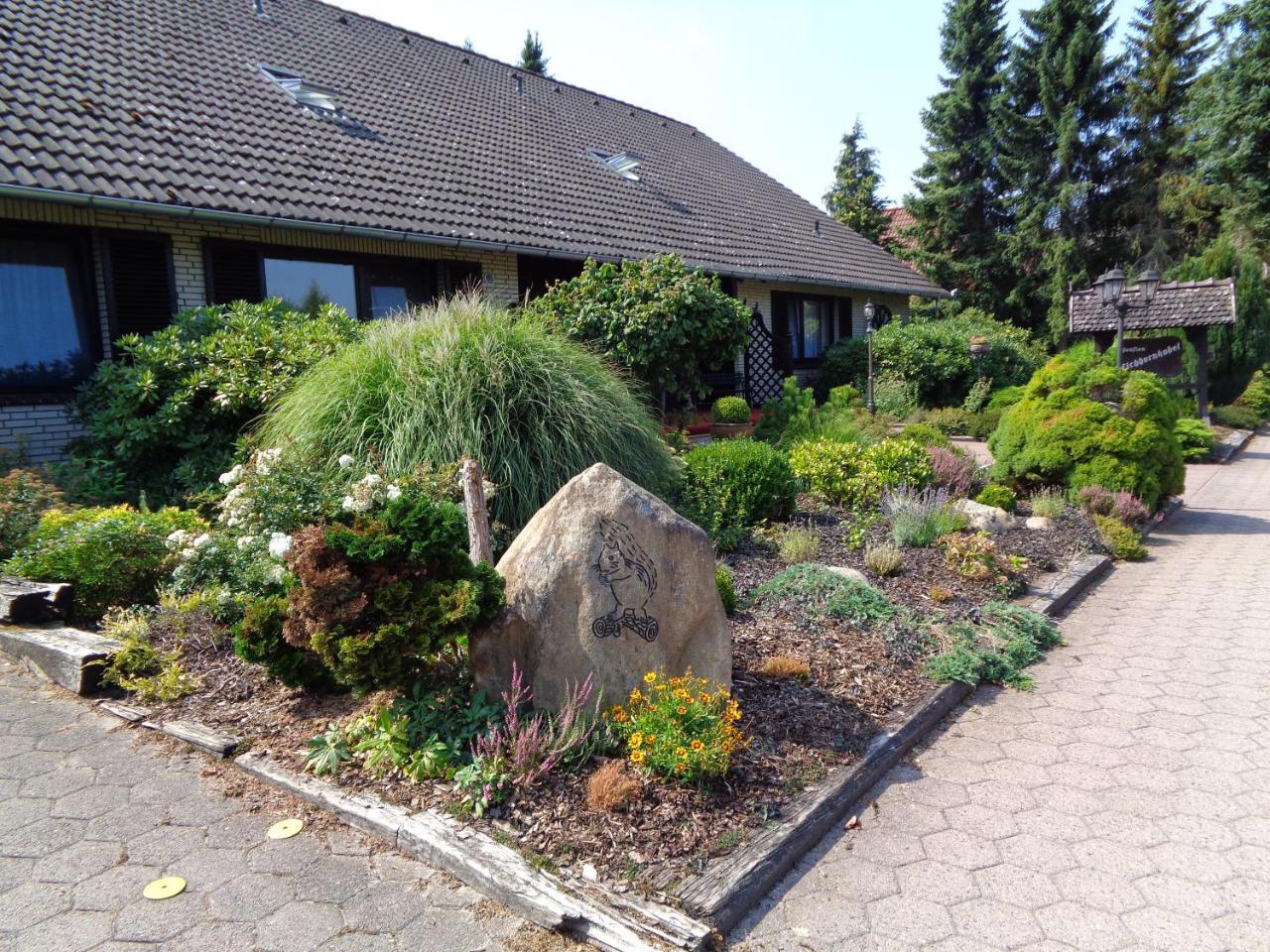 Hotel Garni Eichhornkobel Fassberg ภายนอก รูปภาพ
